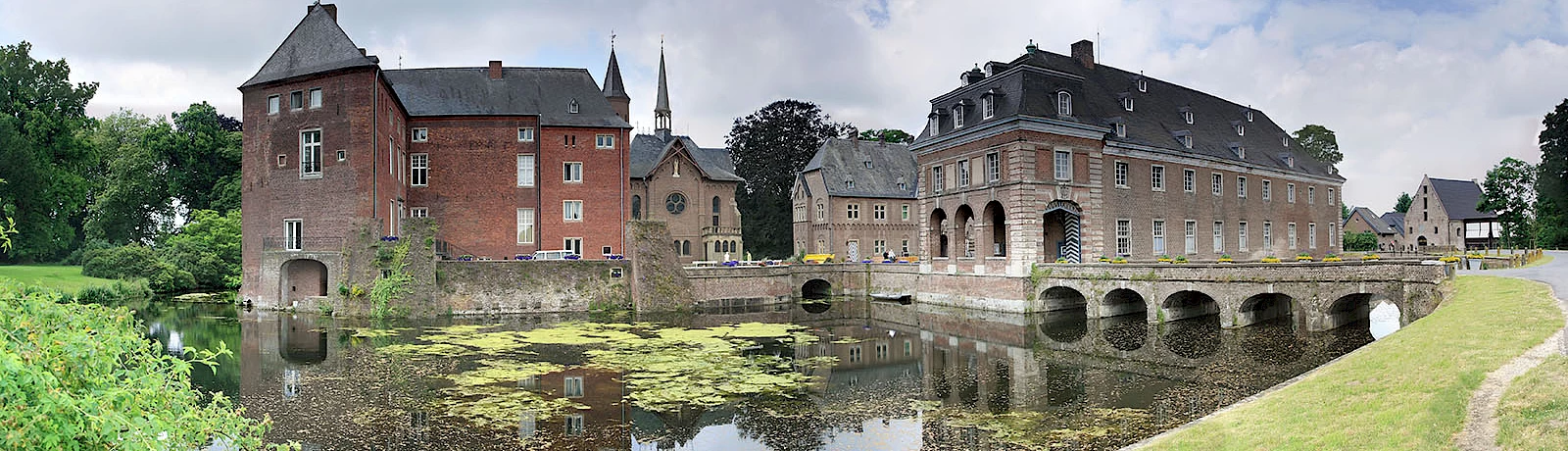 Autóbérlés Weeze Niederrhein repülőtéren - Wissen kastély